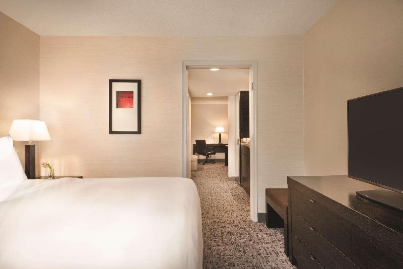 سوئیت با تخت بزرگ, Radisson Hotel Vancouver Airport