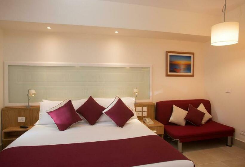 اتاق سوپریور با چشم‌انداز استخر, Mercure Hurghada