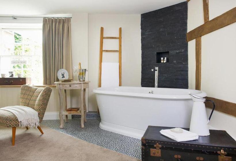 Номер Deluxe, The Queen's Inn