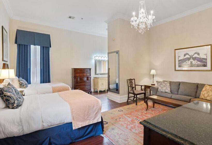 Полулюкс, Andrew Jackson Hotel French Quarter