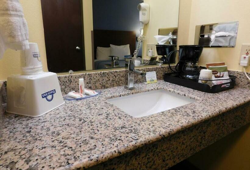 Deluxe Suite King Bed, Days Inn By Wyndham Sioux City