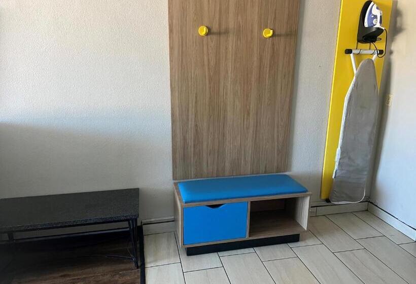 Номер Стандарт Адаптированный для Инвалидов, Days Inn By Wyndham St. Petersburg Central