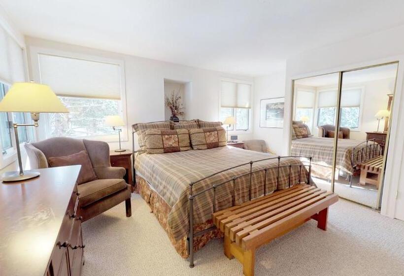 Апартаменты 4 Спальни, Tamarack Townhomes   Coraltree Residence Collection