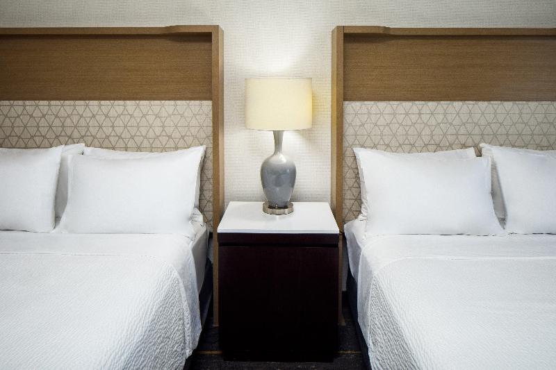 Номер Стандарт Адаптированный для Инвалидов, Holiday Inn Weirtonsteubenville Area