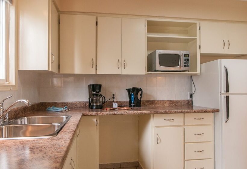 سوییت, Okanagan Seasons Resort