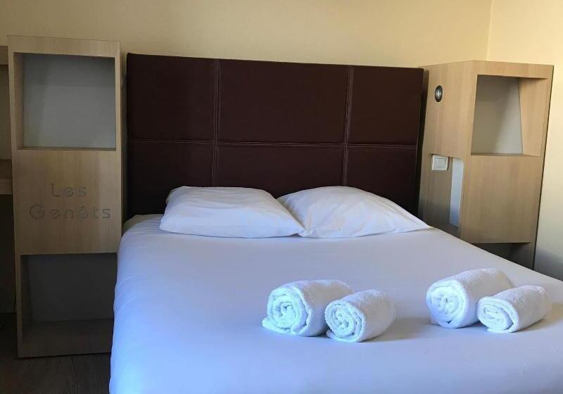 Номер Стандарт, Hôtel Les Genêts Bayonne