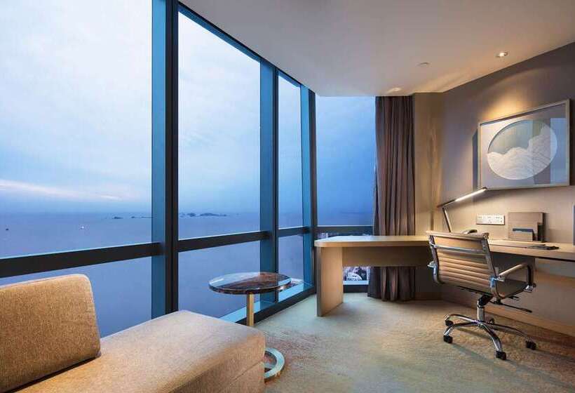 اتاق اجرایی با تخت بزرگ, Mersin Hiltonsa