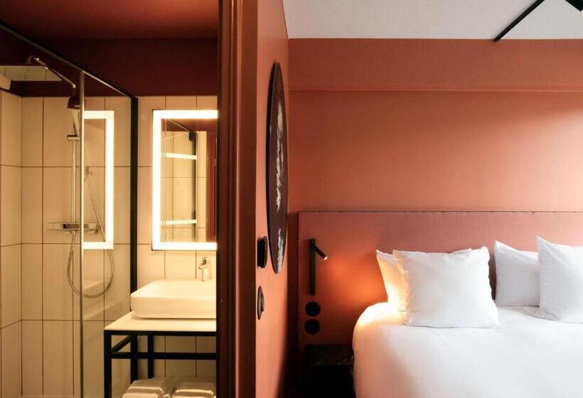 Comfort room with city view, Tribe Carcassonne