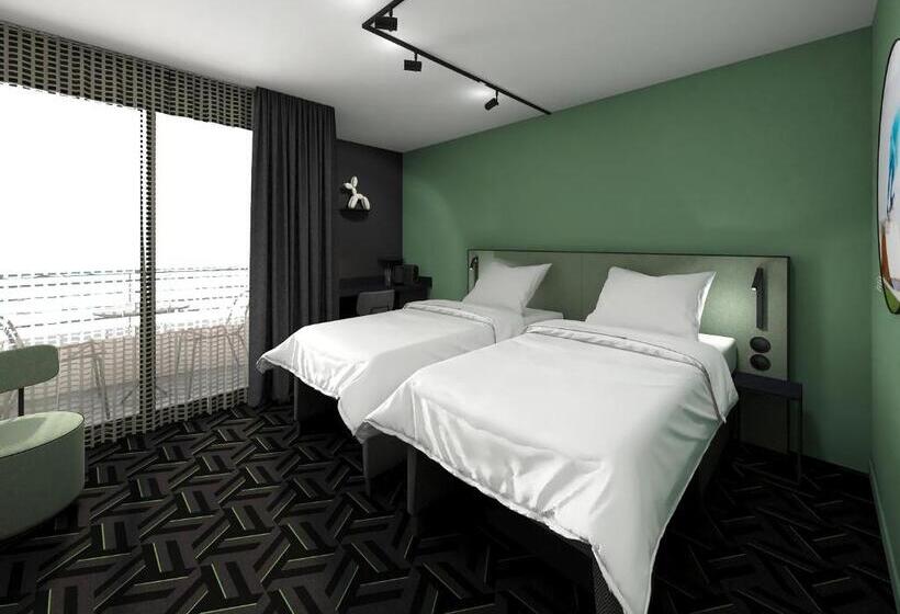 Comfort room with city view, Tribe Carcassonne