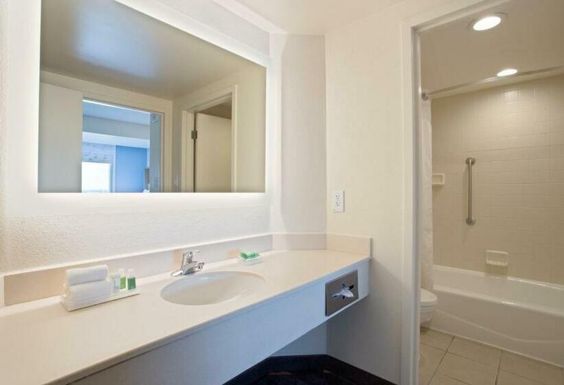 سوییت لوکس, Holiday Inn & Suites Across From Universal Orlando, An Ihg