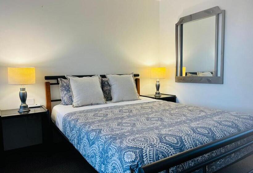 Номер Стандарт, Cooks Endeavour Motor Inn