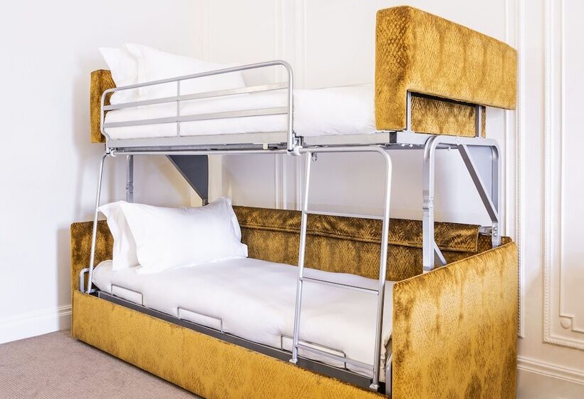 Четырехместный Номер Superior, Astor Court