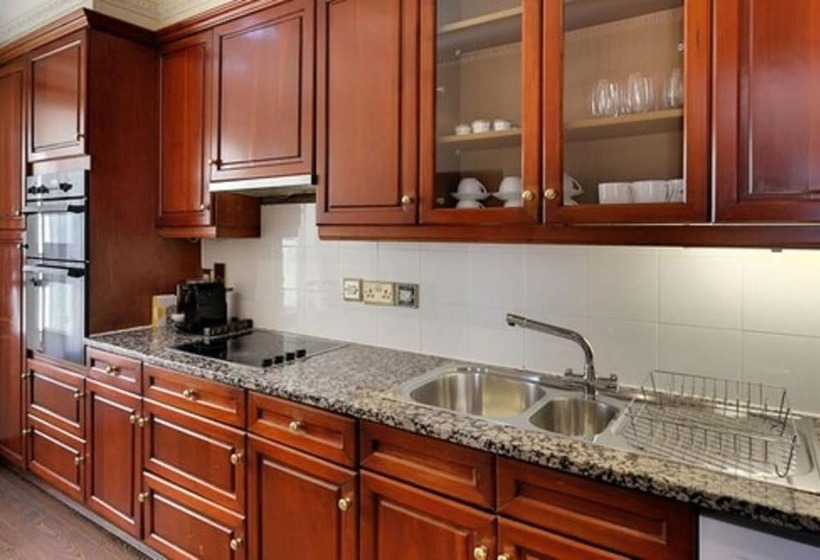 آپارتمان 3 خوابه, Carlton Court   Mayfair