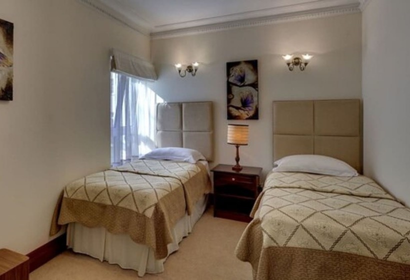 آپارتمان 3 خوابه, Carlton Court   Mayfair