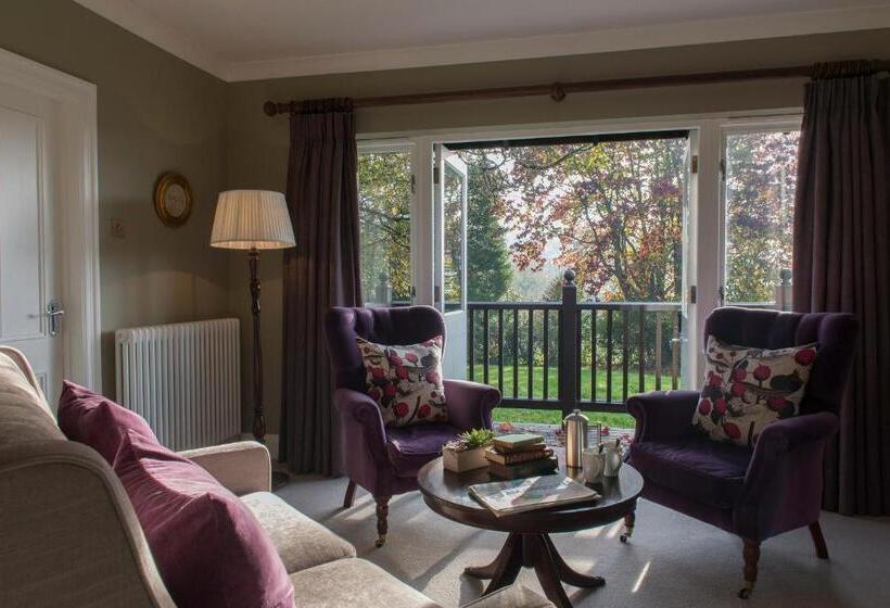 سوییت سوپریور, Burley Manor