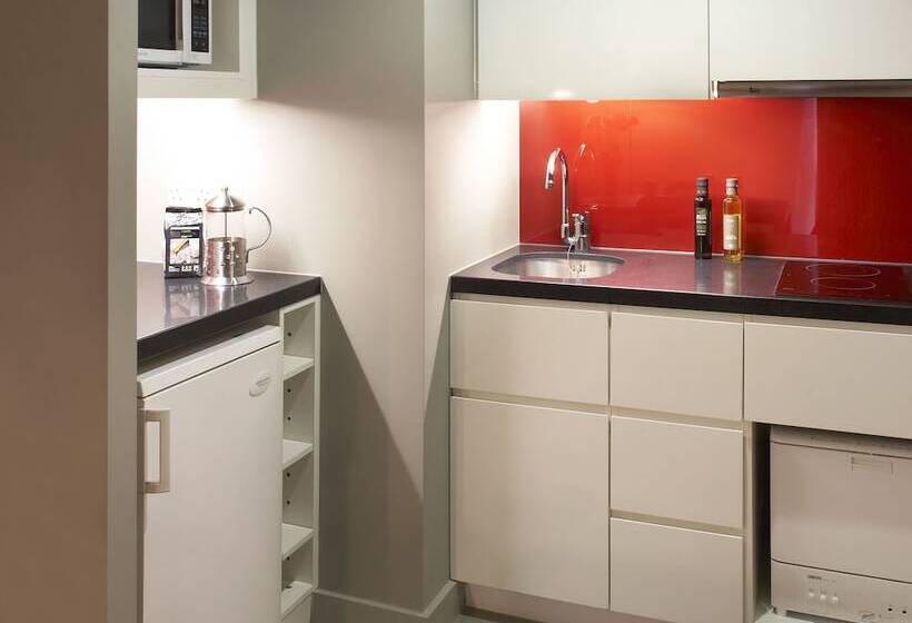 Апартаменты 2 Спальни, Citadines Trafalgar Square