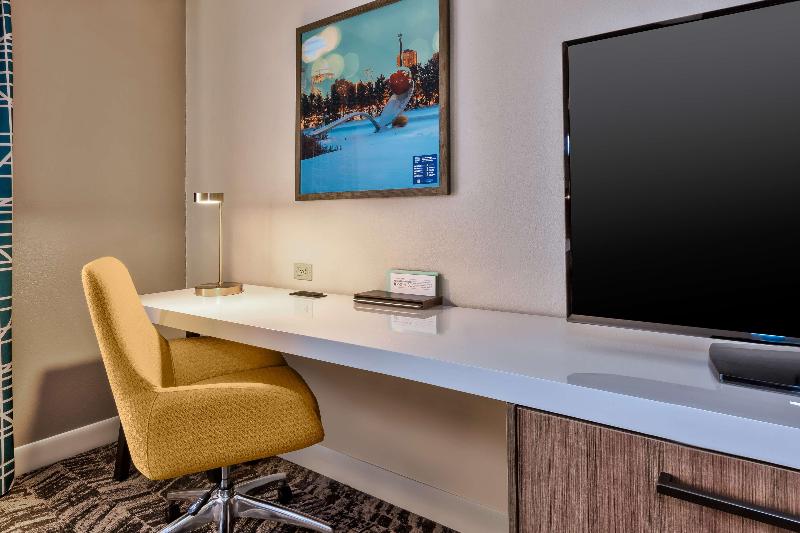 Номер Deluxe, Park International