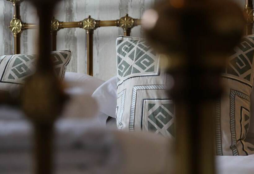 اتاق لوکس, B+b York
