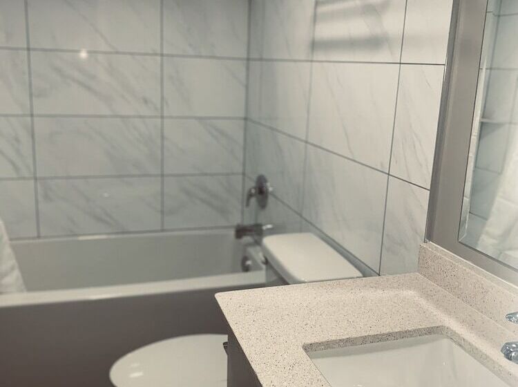 اتاق استاندارد با 2 تخت دوبل, Econo Lodge