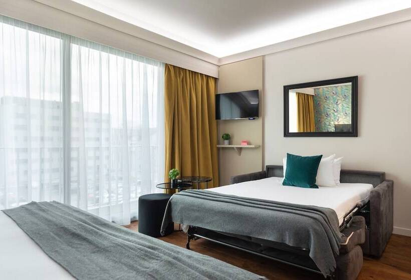 اتاق استاندارد سه نفره, Hôtel Charlemagne By Happyculture