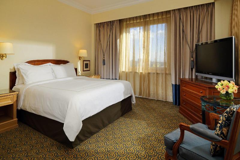 سوئیت جونیور با تخت بزرگ, Sheraton Addis, A Luxury Collection Hotel, Addis Ababa