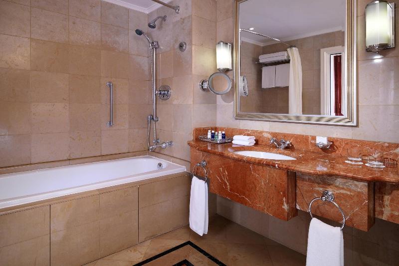 اتاق اجرایی, Sheraton Addis, A Luxury Collection Hotel, Addis Ababa