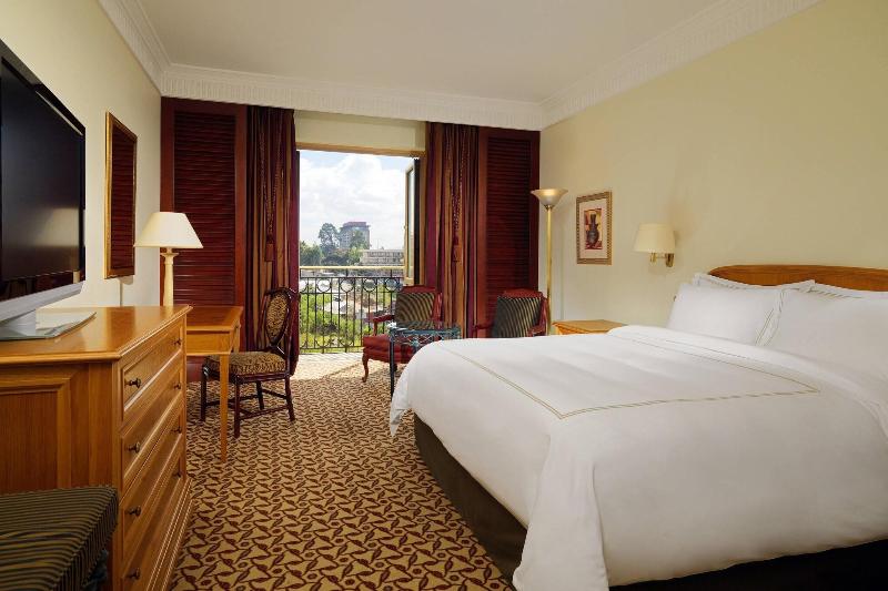 اتاق اجرایی, Sheraton Addis, A Luxury Collection Hotel, Addis Ababa
