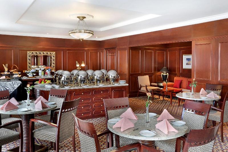 اتاق اجرایی, Sheraton Addis, A Luxury Collection Hotel, Addis Ababa