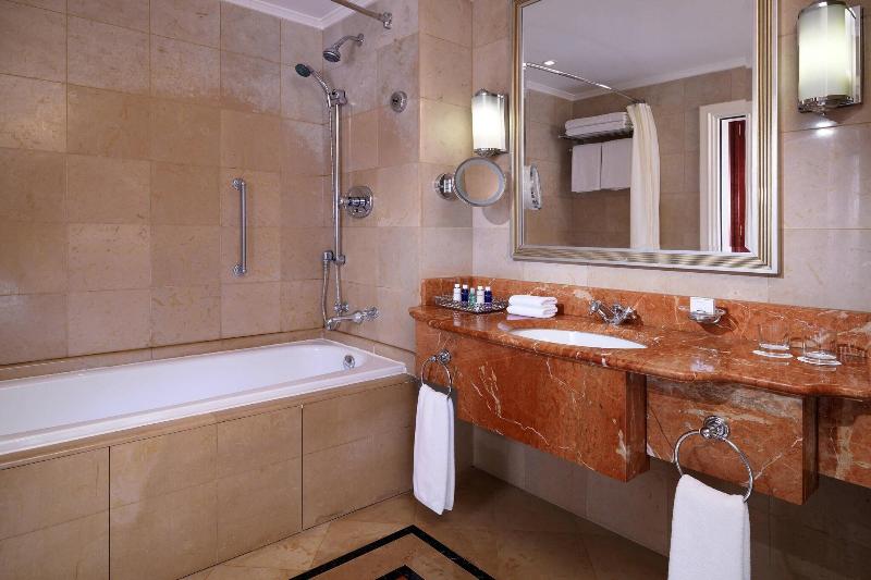 اتاق اجرایی, Sheraton Addis, A Luxury Collection Hotel, Addis Ababa