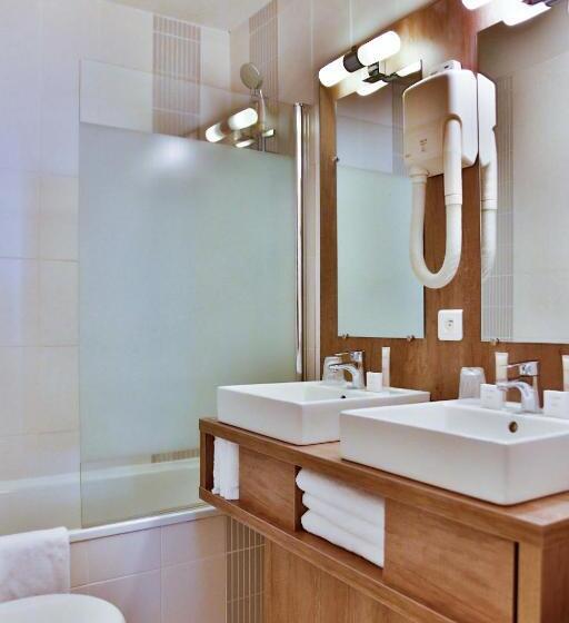 Семейный Номер, Hôtel Le Seize, Nice Centre