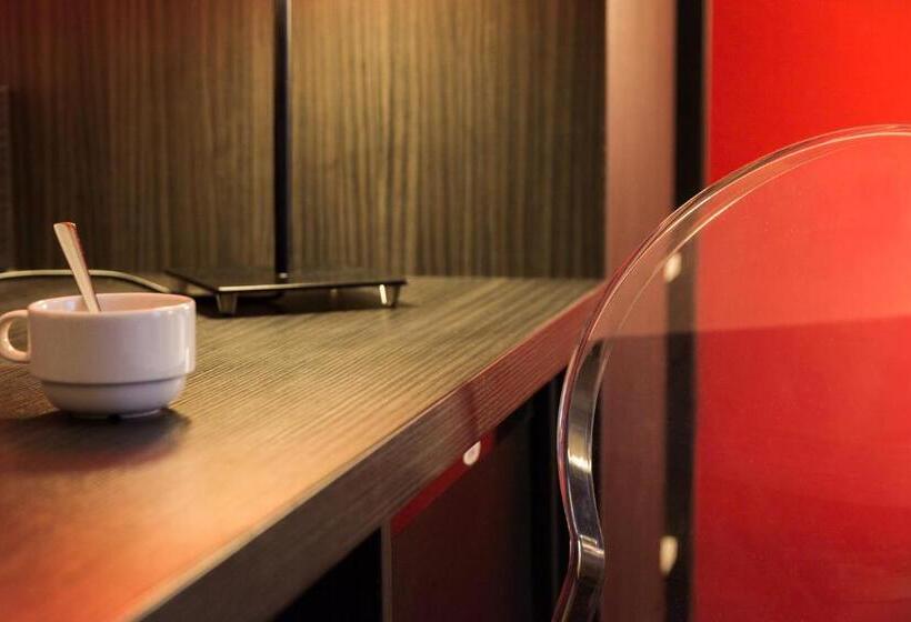 Четырехместный Номер Стандарт, Hôtel Le Seize, Nice Centre