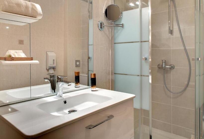 Трехместный Номер Престиж, Logis Hôtel Du Midi   Saint Etienne Sud