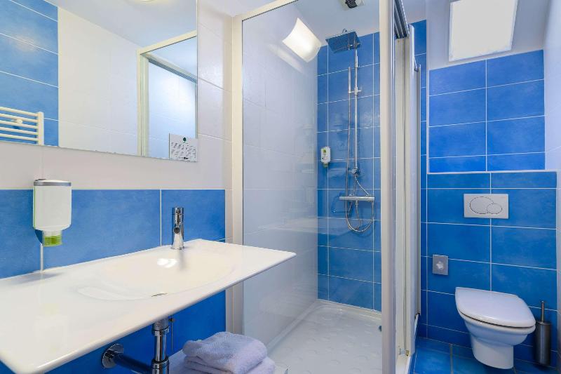 اتاق استاندارد سه نفره, Quality Hotel La Marebaudière Vannes Centre