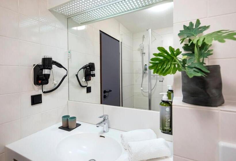 Номер Стандарт, Achat Hotel Frankfurt Airport