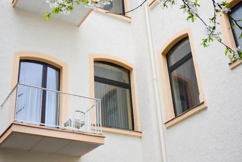 اتاق راحتی, Am Landeshaus