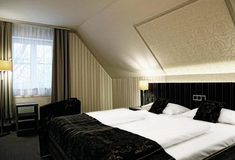 Люкс с гидромассажем, Konsumhotel Dorotheenhof Weimar