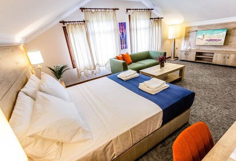 סוויטת דופלקס, Club Marma