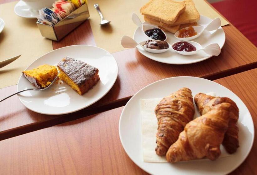 جناح جونيور مطلّ علي البحر, Continental