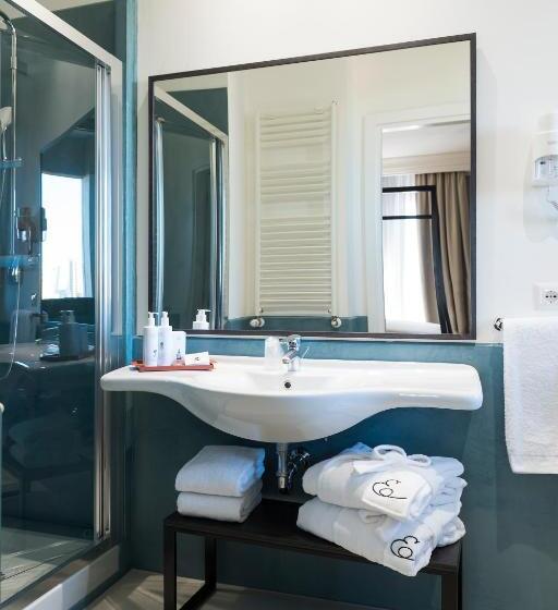 اتاق لوکس, Elizabeth Lifestyle