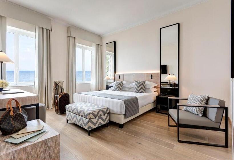 اتاق سوپریور با چشم‌انداز دریا, Grand Hotel Arenzano