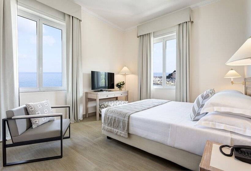 اتاق سوپریور با چشم‌انداز دریا, Grand Hotel Arenzano
