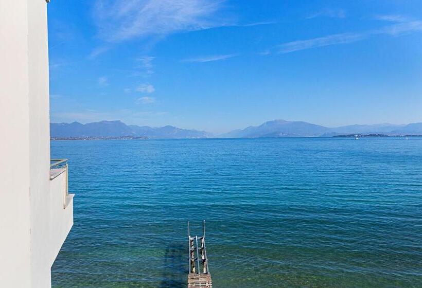 1 Bedroom Apartment Lake View, Residenza Miralago By Wonderful Italy