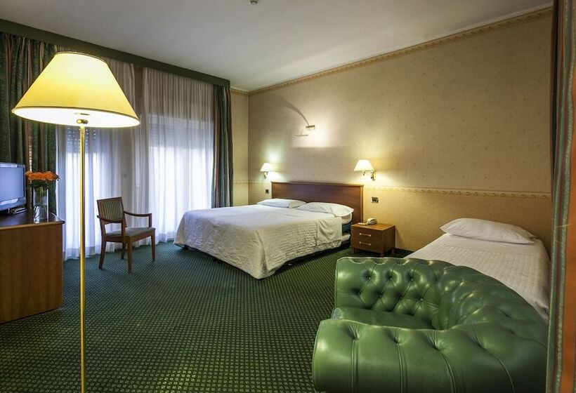 اتاق استاندارد سه نفره, Nuovo Hotel Del Porto