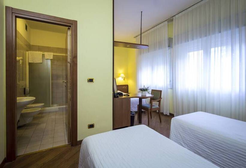 اتاق استاندارد چهار تخته, Nuovo Hotel Del Porto