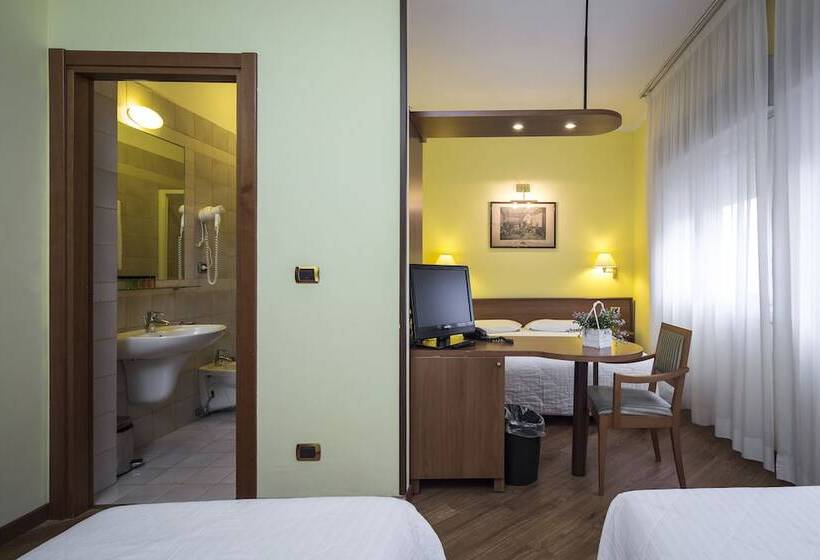 اتاق استاندارد چهار تخته, Nuovo Hotel Del Porto