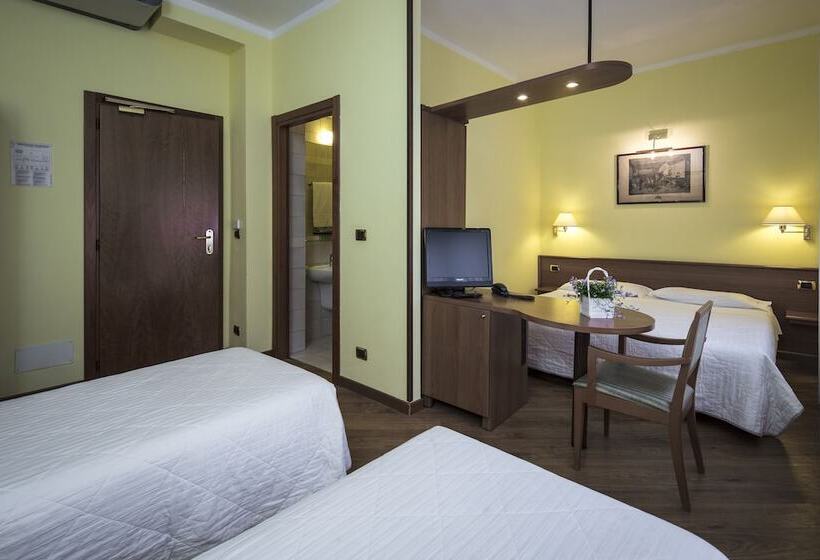 اتاق استاندارد چهار تخته, Nuovo Hotel Del Porto