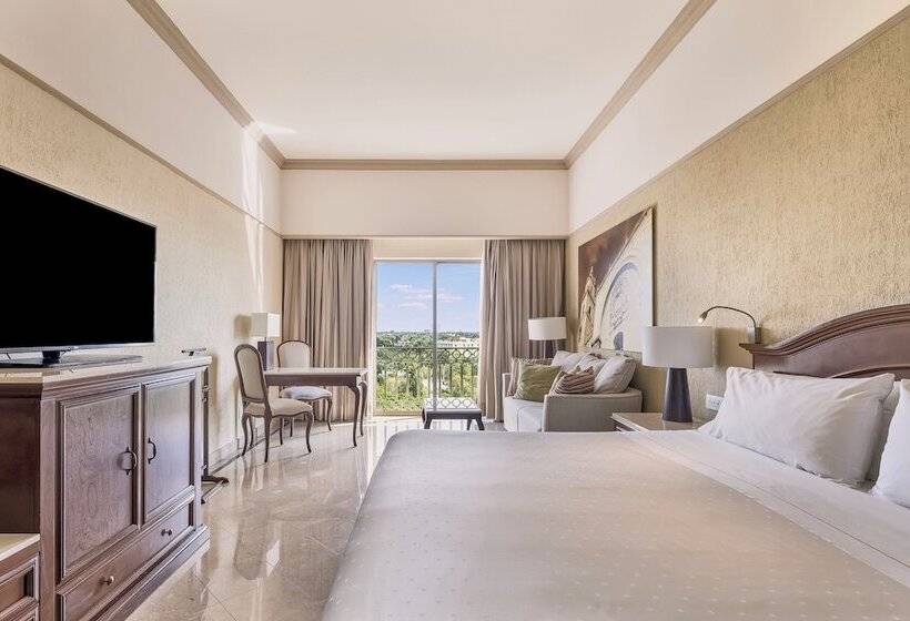 Club Room King Bed, Fiesta Americana Merida