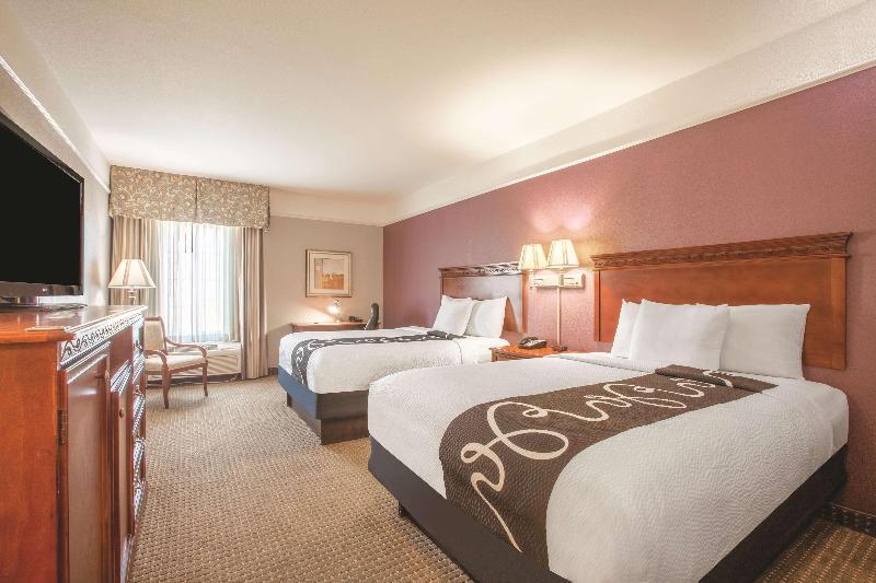 اتاق سوپریور با تخت بزرگ, Fiesta Inn Leon