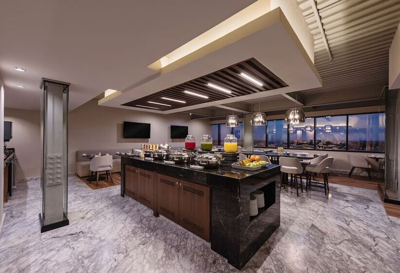 اتاق کلاب, Hyatt Regency Merida