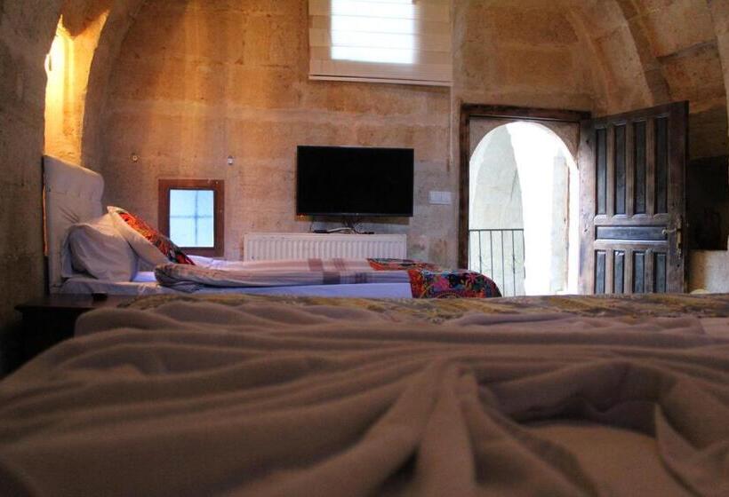 اتاق کلاسیک سه تخته, Sandık Cave Suites